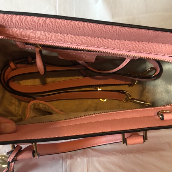 MK Sheila med faux saffiano leather satchel in a great pink shade - new!! - Picture 6 of 9